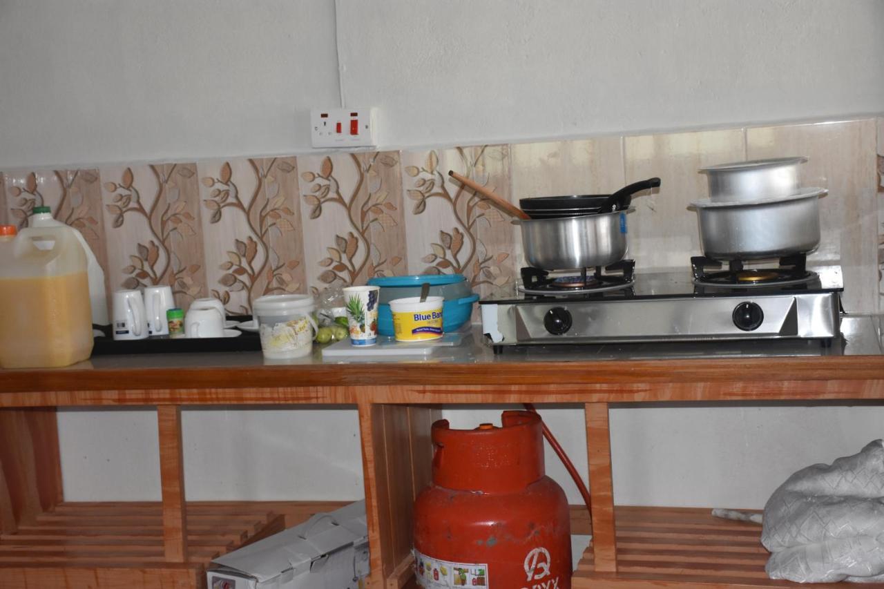 Bed and Breakfast L&J Modern Backpackers Kinondoni Daressalam Exterior foto