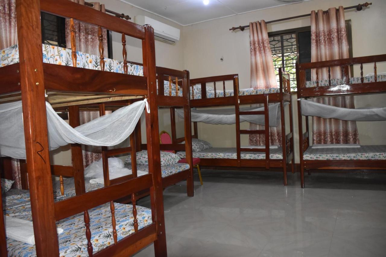Bed and Breakfast L&J Modern Backpackers Kinondoni Daressalam Exterior foto
