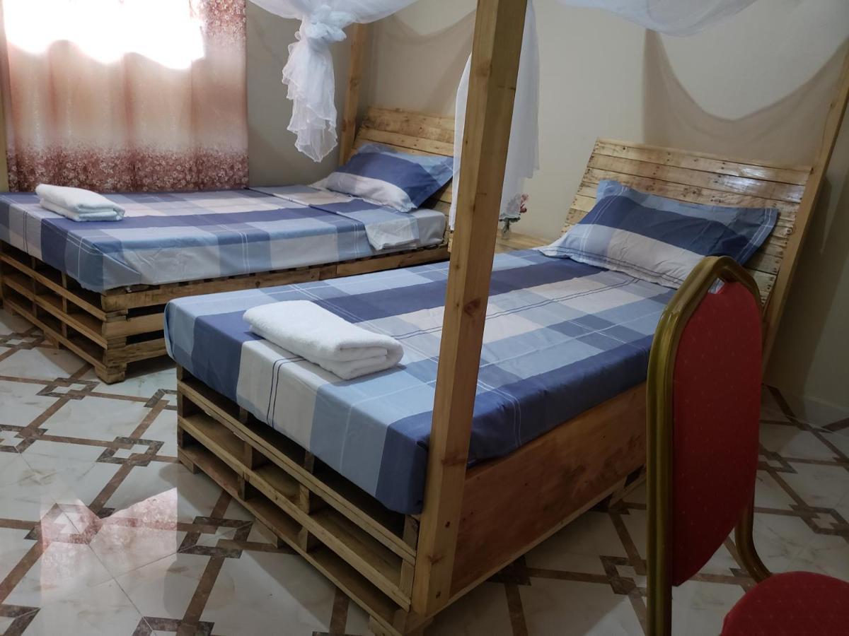 Bed and Breakfast L&J Modern Backpackers Kinondoni Daressalam Exterior foto