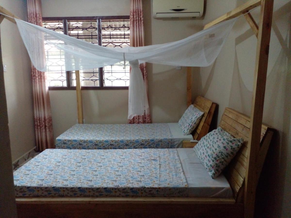 Bed and Breakfast L&J Modern Backpackers Kinondoni Daressalam Exterior foto