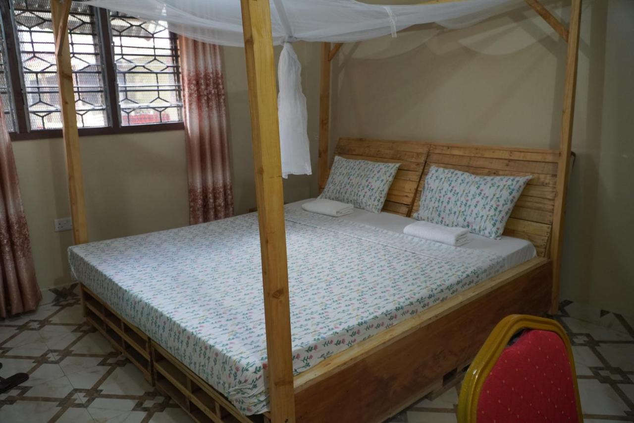 Bed and Breakfast L&J Modern Backpackers Kinondoni Daressalam Exterior foto
