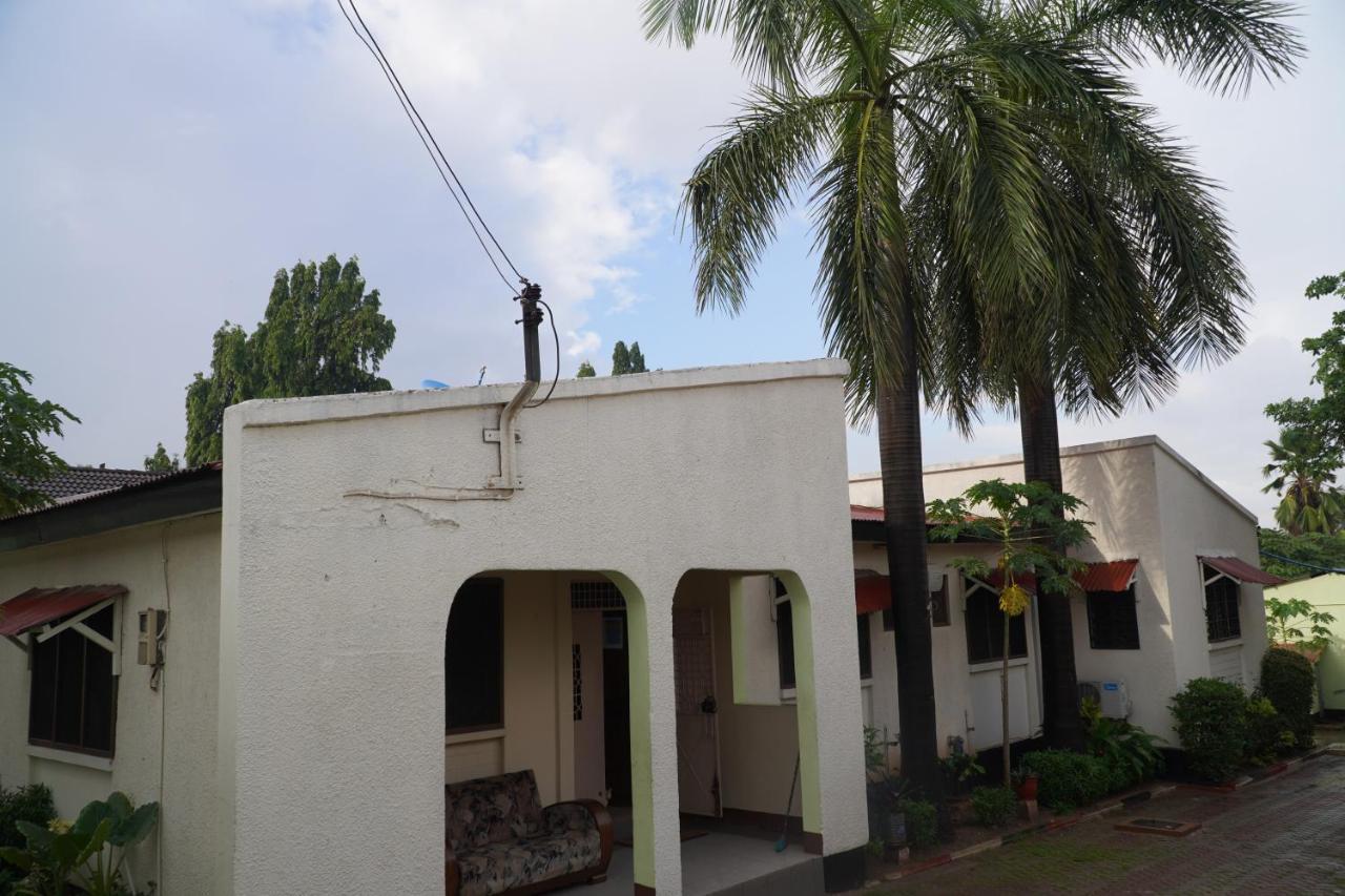 Bed and Breakfast L&J Modern Backpackers Kinondoni Daressalam Exterior foto