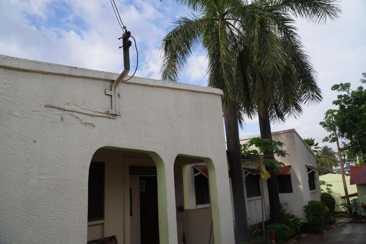 Bed and Breakfast L&J Modern Backpackers Kinondoni Daressalam Exterior foto