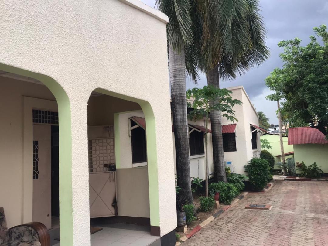 Bed and Breakfast L&J Modern Backpackers Kinondoni Daressalam Exterior foto