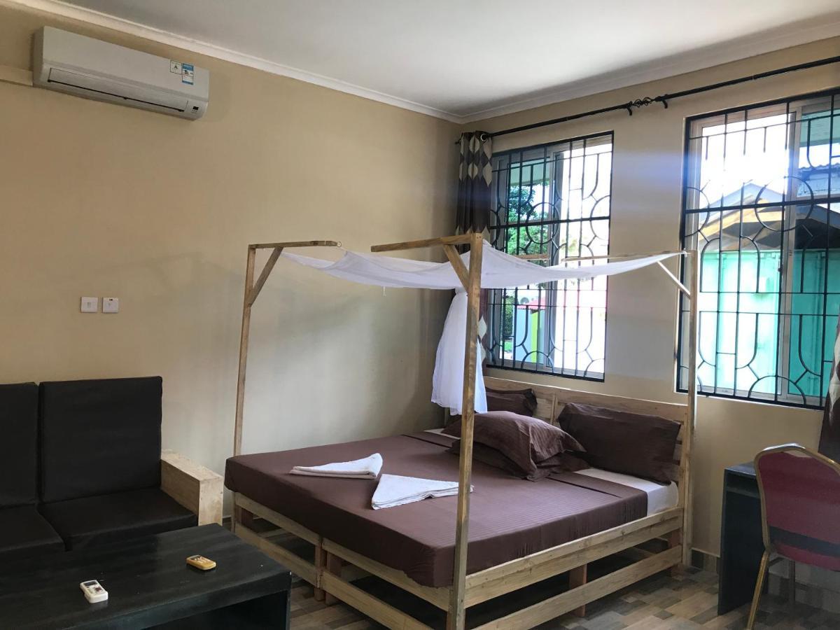 Bed and Breakfast L&J Modern Backpackers Kinondoni Daressalam Exterior foto