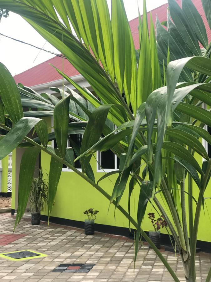 Bed and Breakfast L&J Modern Backpackers Kinondoni Daressalam Exterior foto