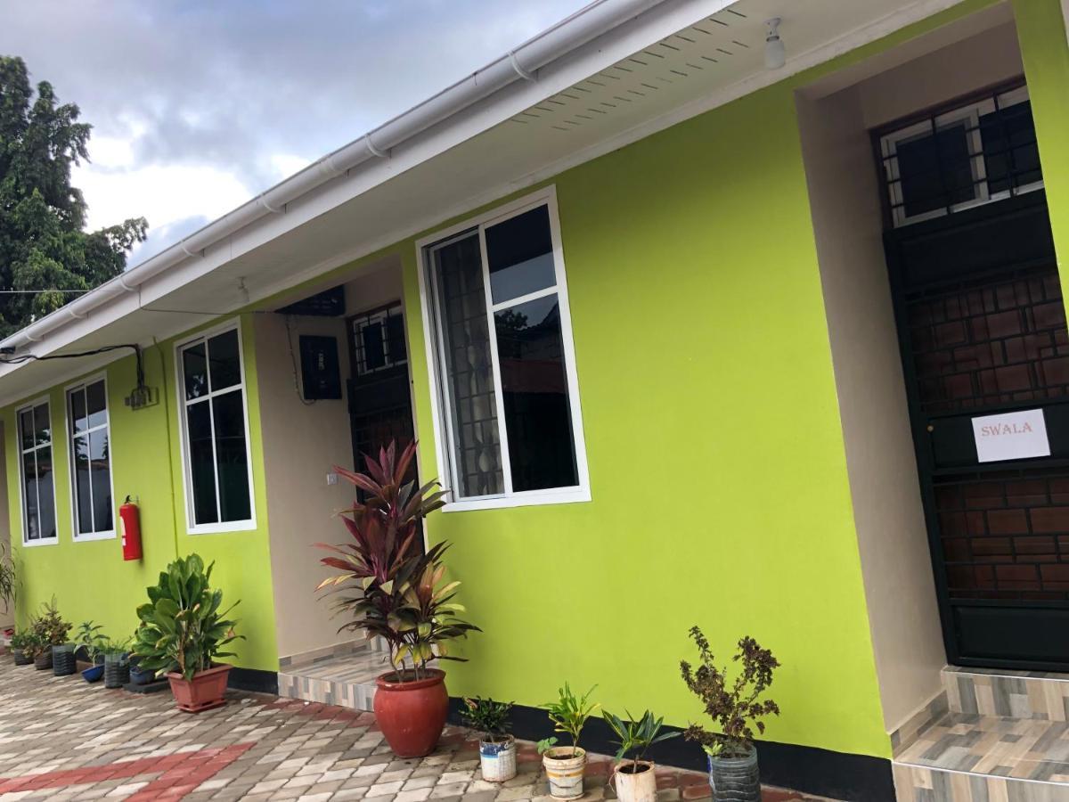 Bed and Breakfast L&J Modern Backpackers Kinondoni Daressalam Exterior foto