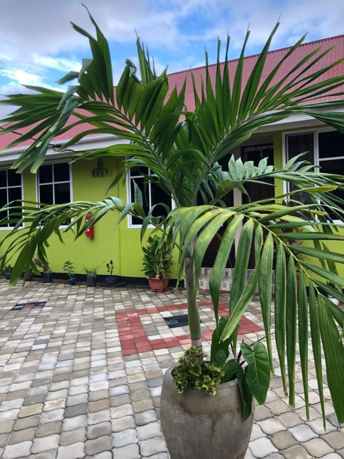 Bed and Breakfast L&J Modern Backpackers Kinondoni Daressalam Exterior foto