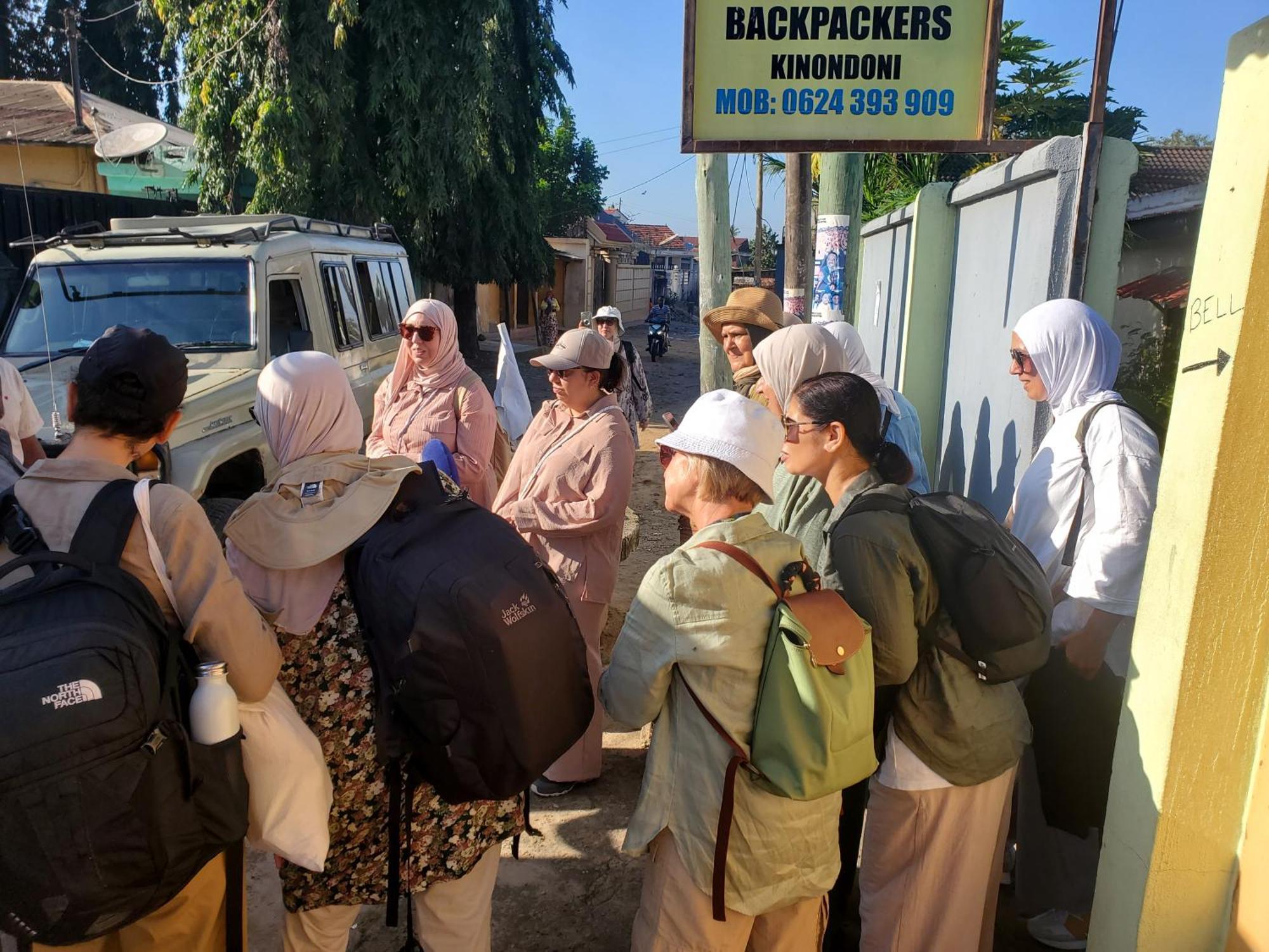 Bed and Breakfast L&J Modern Backpackers Kinondoni Daressalam Exterior foto