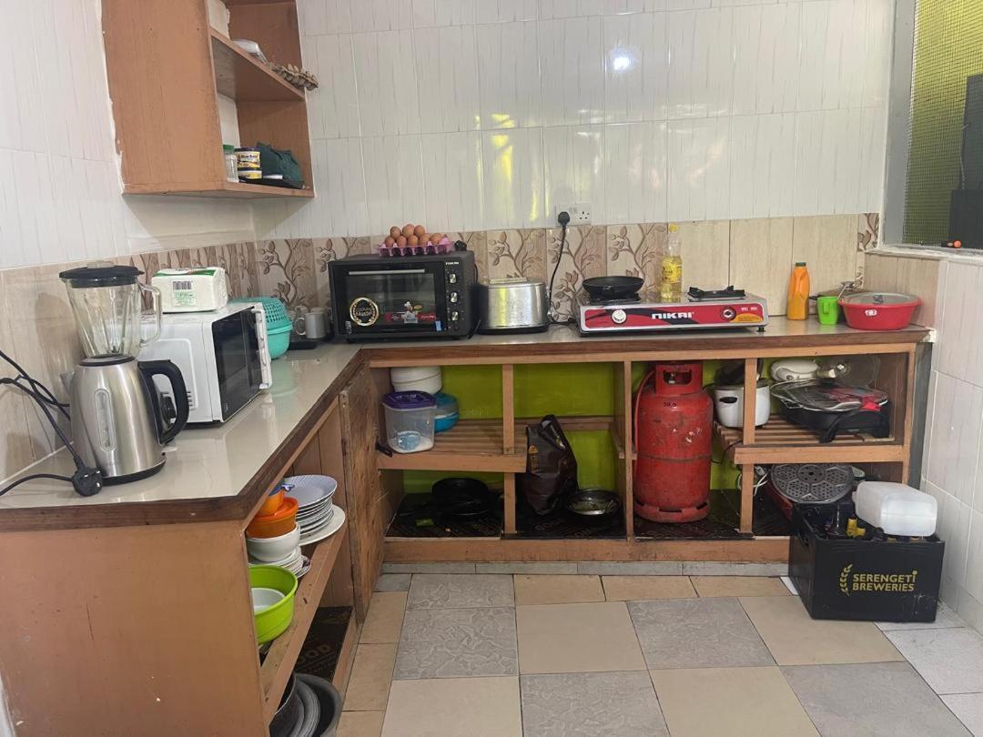 Bed and Breakfast L&J Modern Backpackers Kinondoni Daressalam Exterior foto