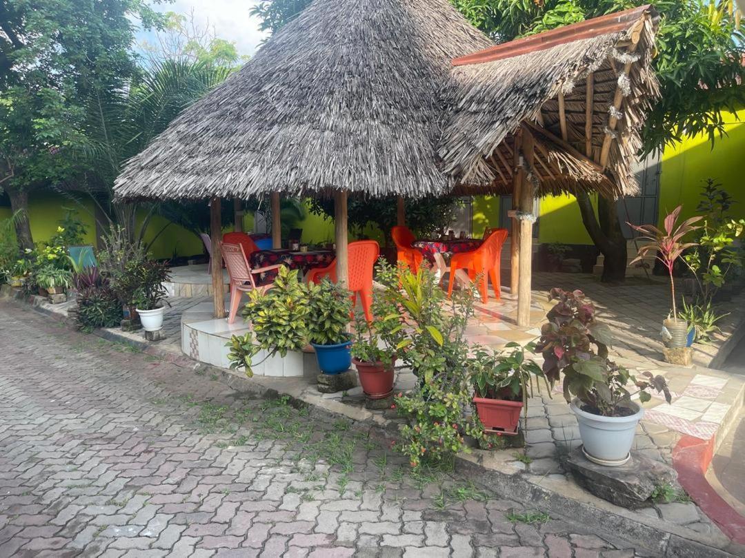 Bed and Breakfast L&J Modern Backpackers Kinondoni Daressalam Exterior foto