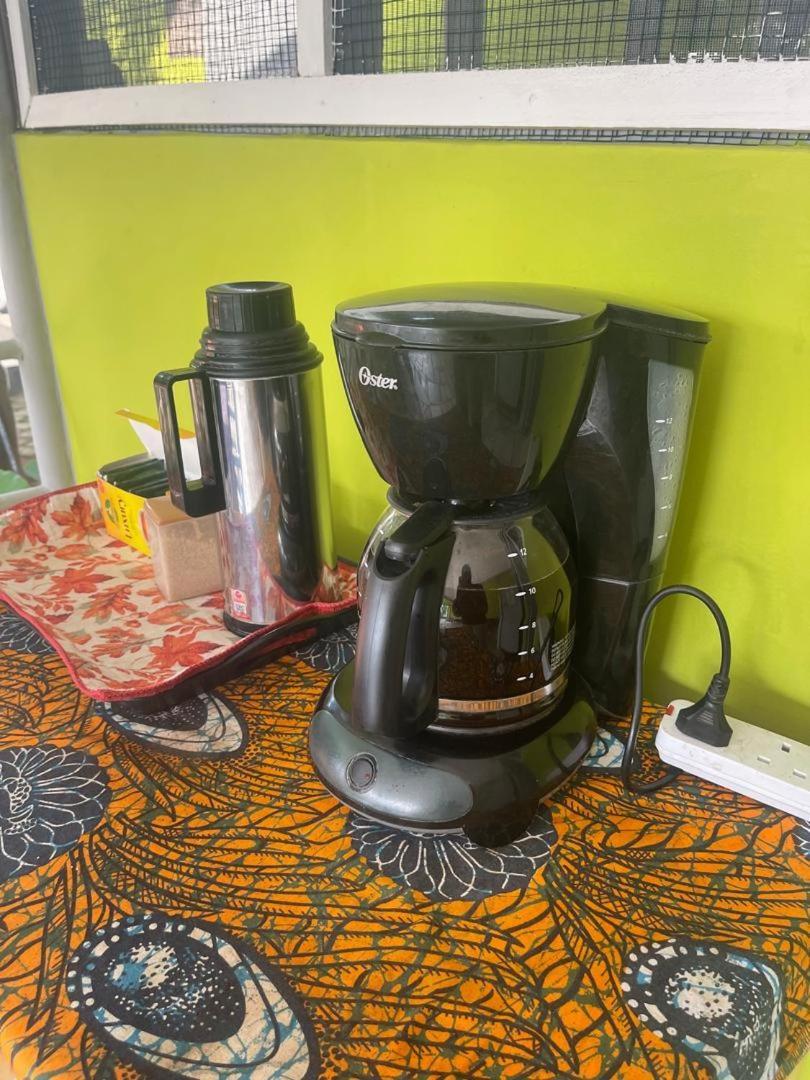 Bed and Breakfast L&J Modern Backpackers Kinondoni Daressalam Exterior foto