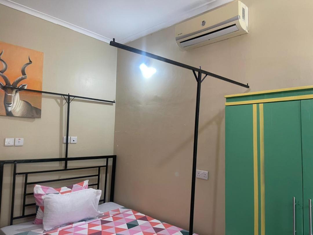 Bed and Breakfast L&J Modern Backpackers Kinondoni Daressalam Zimmer foto