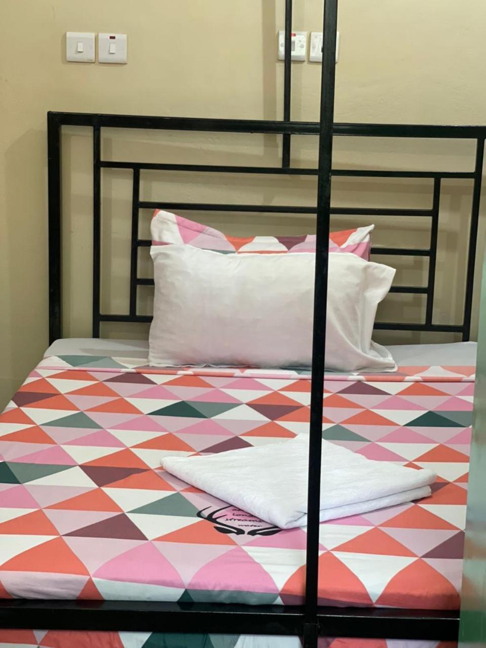 Bed and Breakfast L&J Modern Backpackers Kinondoni Daressalam Zimmer foto